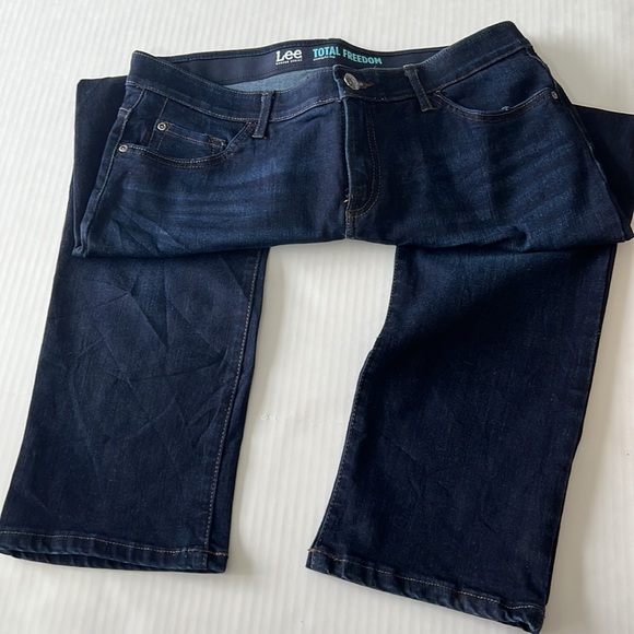 Lee TOTAL FREEDOM SIZE 12p - Picture 2 of 2